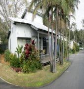 Aparthotel Mobys Beachside Retreat