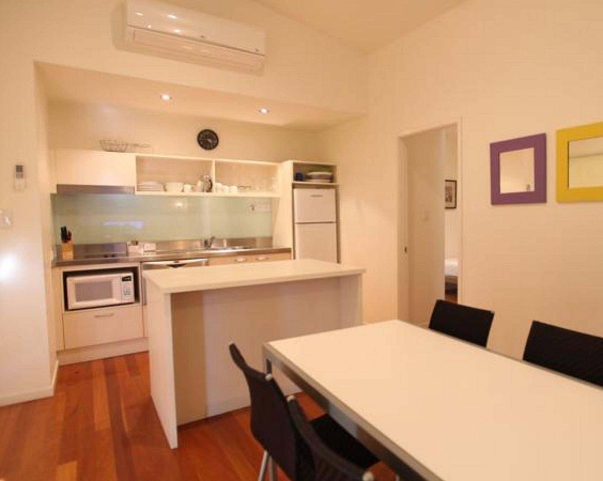 Aparthotel Mobys Beachside Retreat